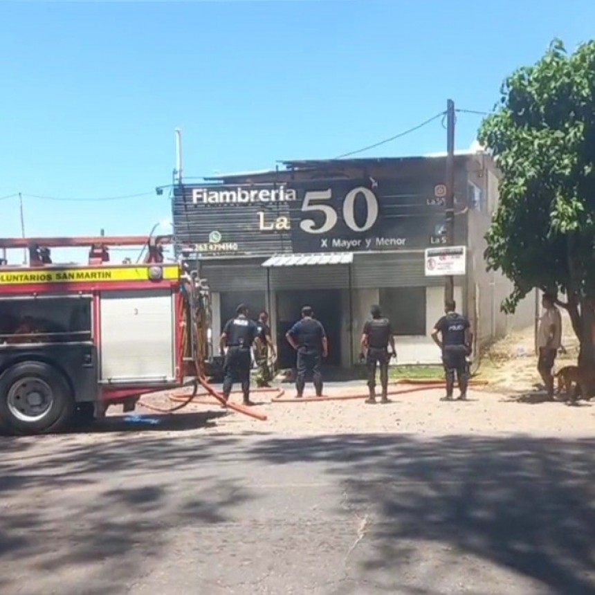 Incendio en fiambrer&iacute;a de San Mart&iacute;n: Da&ntilde;os considerables y causas desconocidas