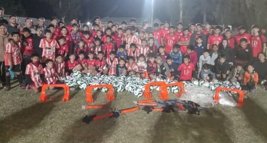 La Libertad recibe importante donaci&oacute;n de materiales deportivos 