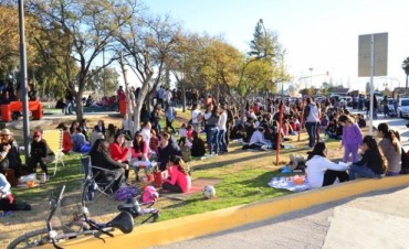 Rivadavia: Festejos del &lsquo;D&iacute;a del Amigo&rsquo; en el Paseo del Lago