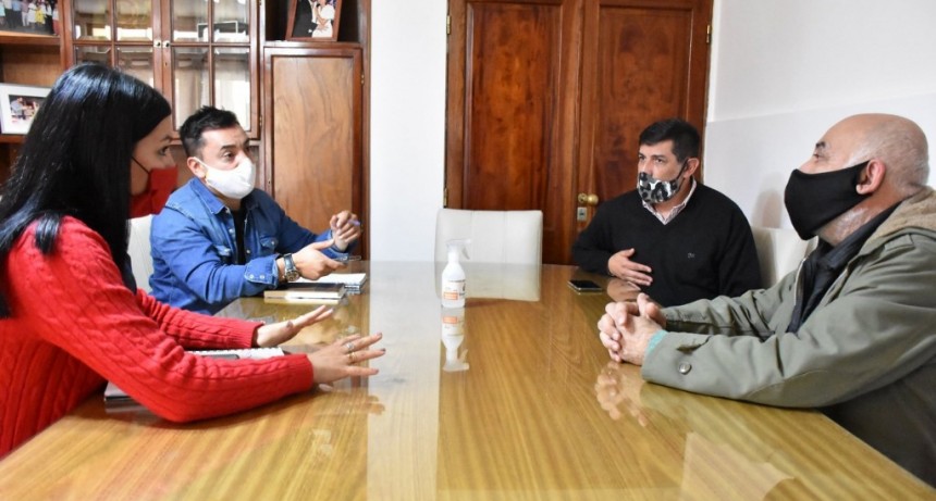 Referentes de las &aacute;reas sanitarias del departamento se reunieron con la Intendenta Flor Dest&eacute;fanis