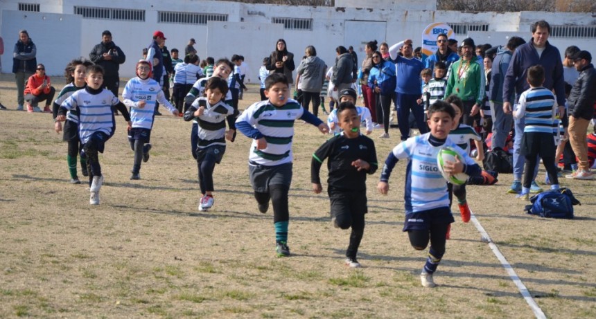 M&aacute;s de 600 ni&ntilde;os en un Encuentro de Rugby Infantil en Tacur&uacute; 