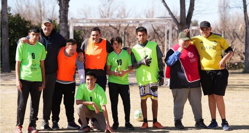 Emocionante encuentro de f&uacute;tbol adaptado en Jun&iacute;n