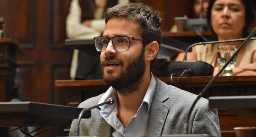 Fugazzotto logr&oacute; media sanci&oacute;n para prorrogar la Ley de Arraigo y proteger a las familias puesteras 